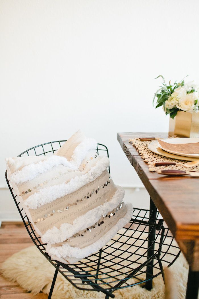 Chic + Stylish Dinner Party - www.theperfectpalette.com - Beijos Events, Megan Welker Photography, MV Florals