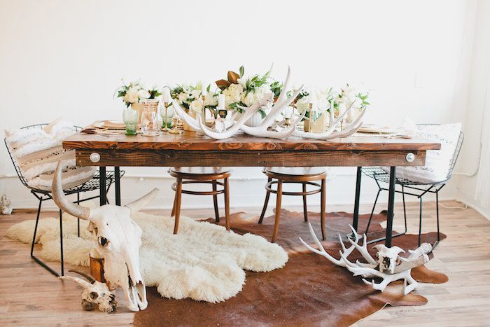 Chic + Stylish Dinner Party - www.theperfectpalette.com - Beijos Events, Megan Welker Photography, MV Florals