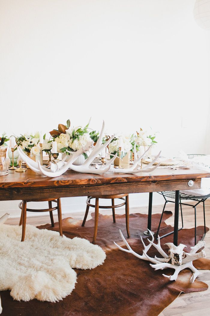 Chic + Stylish Dinner Party - www.theperfectpalette.com - Beijos Events, Megan Welker Photography, MV Florals