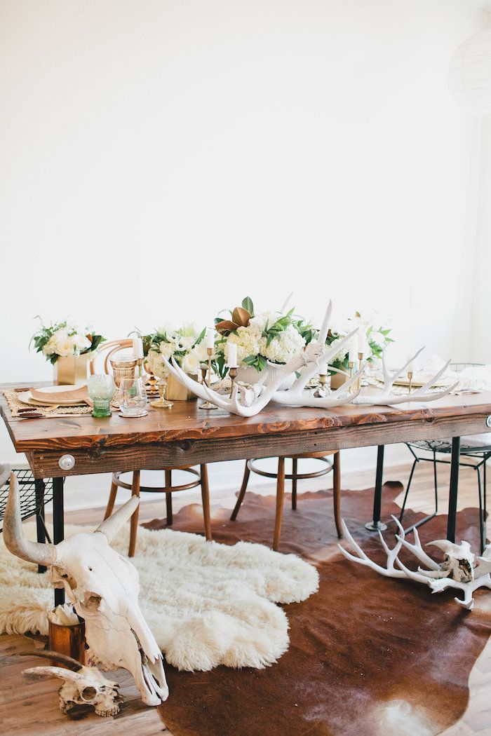 Chic + Stylish Dinner Party - www.theperfectpalette.com - Beijos Events, Megan Welker Photography, MV Florals