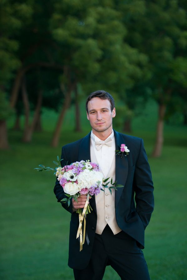 Vintage Glam Wedding Inspiration www.theperfectpalette.com - Lavender and Gold Details - Jessica yates Photography, He Loves Me Flowers, Cake by Celebrations by Sonja