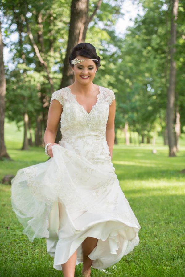 Vintage Glam Wedding Inspiration www.theperfectpalette.com - Lavender and Gold Details - Jessica yates Photography, He Loves Me Flowers, Cake by Celebrations by Sonja
