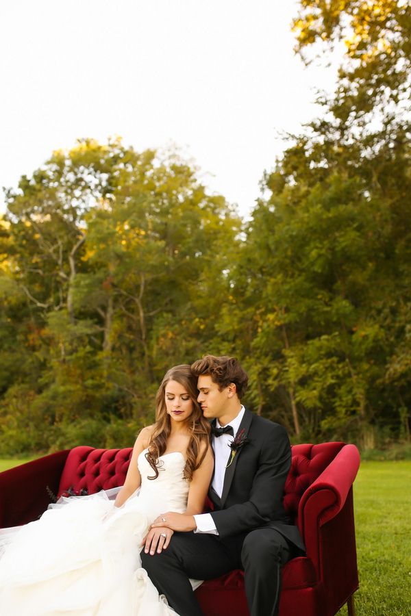 Romantic Gothic Styled Shoot - www.theperfectpalette.com - Gabrielle Von Heyking Photographie, Flower Gallery of Asheville