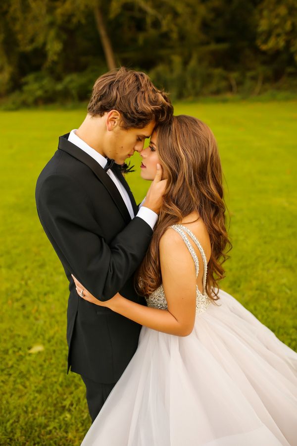 Romantic Gothic Styled Shoot - www.theperfectpalette.com - Gabrielle Von Heyking Photographie, Flower Gallery of Asheville