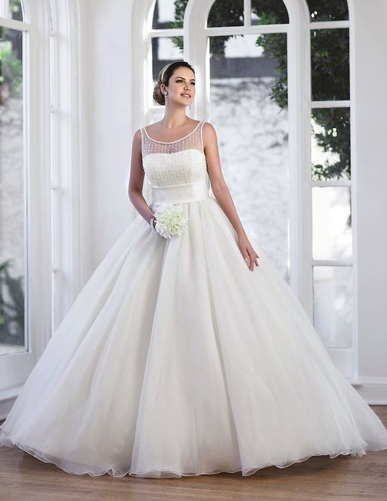 Wedding Gowns that Wow -- Venus Bridals collection www.theperfectpalette.com - Timeless, Elegant, Beautiful