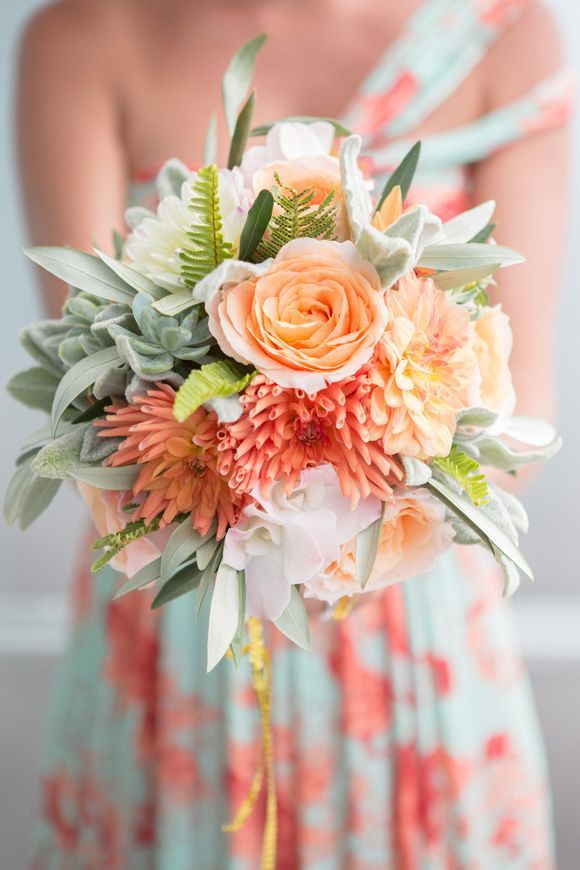 Wedding Colors: Aqua + Peach - www.theperfectpalette.com - Color Ideas for Weddings + Parties
