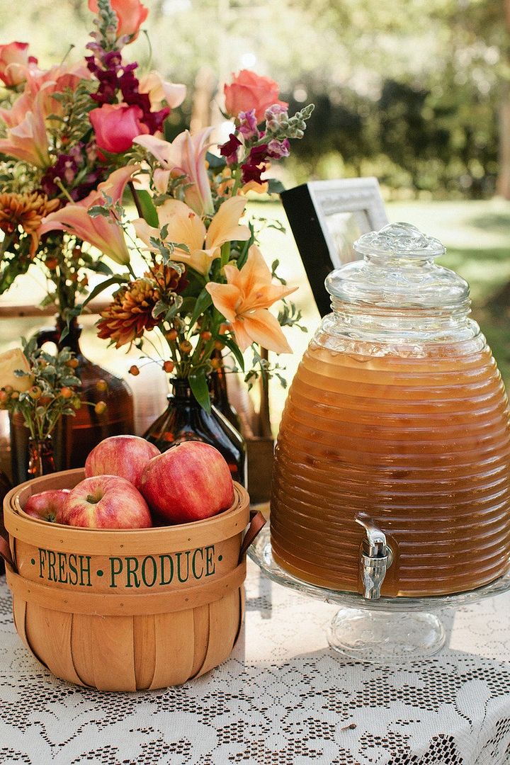 Apple Orchard Wedding Inspiration - www.theperfectpalette.com - Styling Ideas for Weddings + Parties