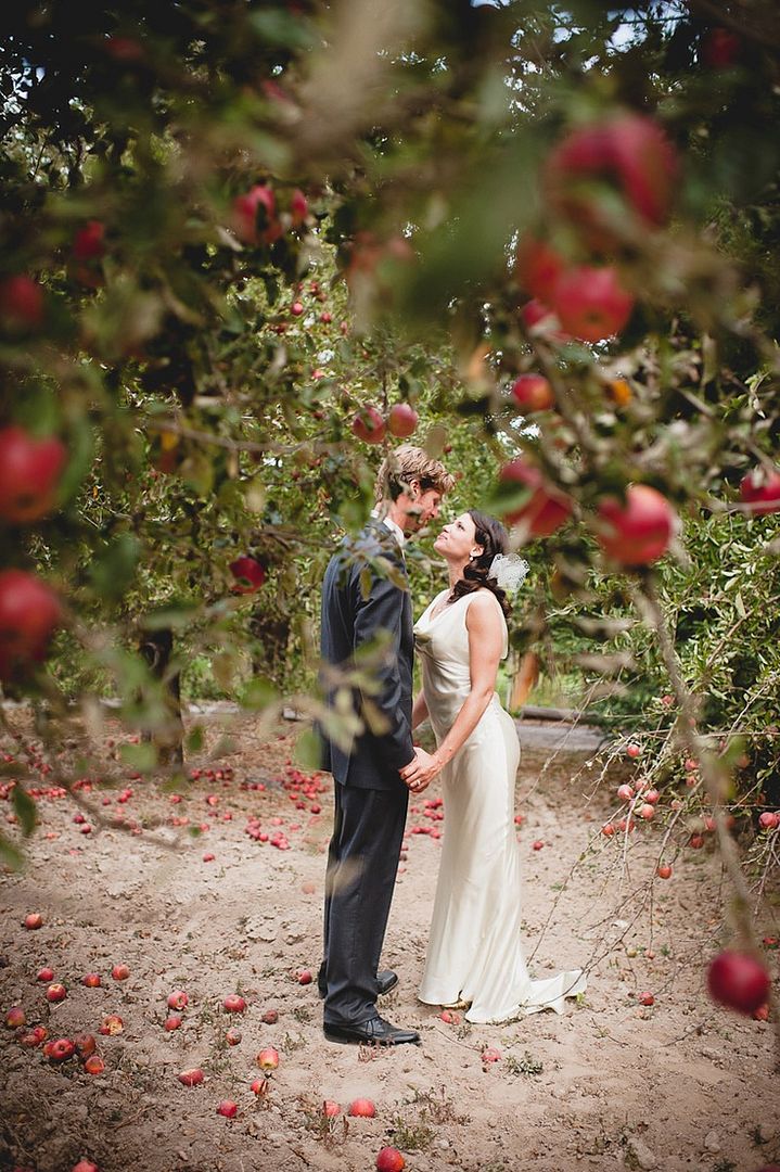 Apple Orchard Wedding Inspiration - www.theperfectpalette.com - Styling Ideas for Weddings + Parties