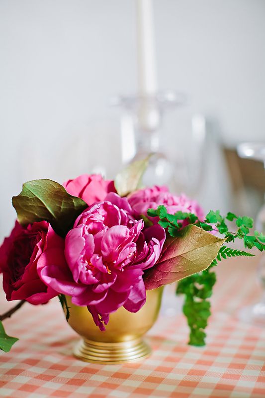 Styled Shoot: Georgia Peach Meets Radiant Orchid - www.theperfectpalette.com - Design Loves Detail