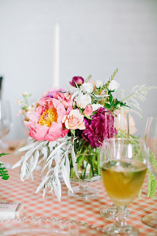 Styled Shoot: Georgia Peach Meets Radiant Orchid - www.theperfectpalette.com - Design Loves Detail