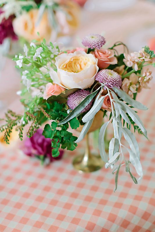 Styled Shoot: Georgia Peach Meets Radiant Orchid - www.theperfectpalette.com - Design Loves Detail