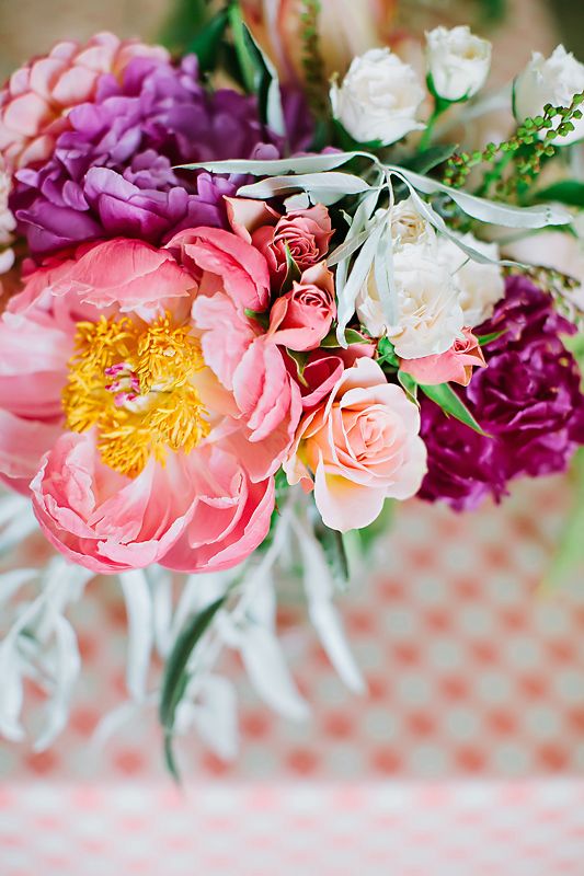 Styled Shoot: Georgia Peach Meets Radiant Orchid - www.theperfectpalette.com - Design Loves Detail