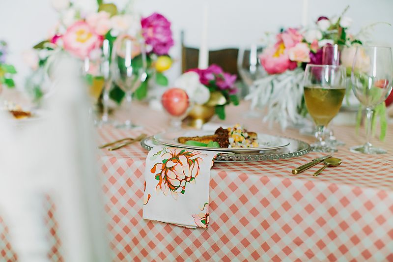 Styled Shoot: Georgia Peach Meets Radiant Orchid - www.theperfectpalette.com - Design Loves Detail