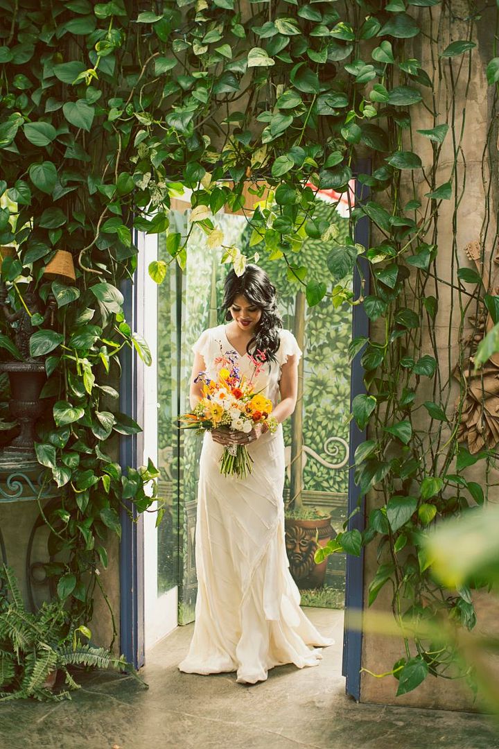 Mediterranean Inspired Shoot with Bright + Bold Color - www.theperfectpalette.com - Michelle Leo Events, Alixann Loosle Photography