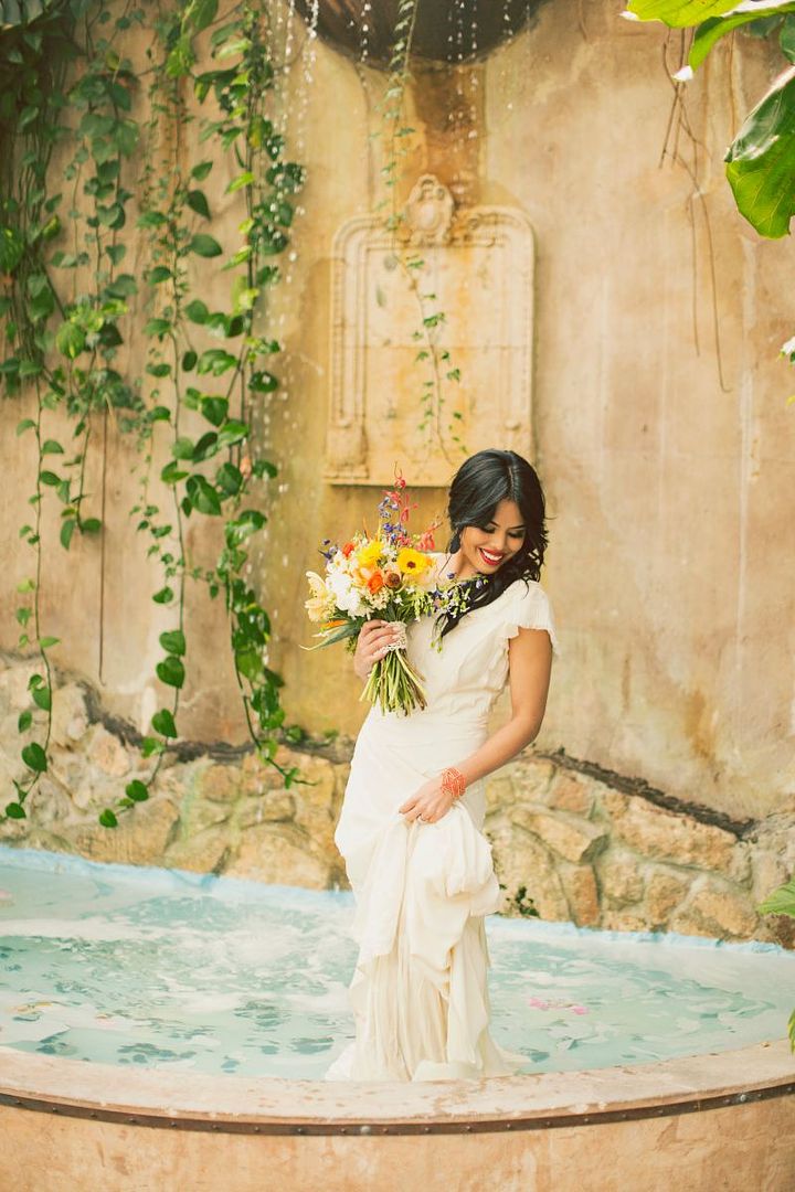 Mediterranean Inspired Shoot with Bright + Bold Color - www.theperfectpalette.com - Michelle Leo Events, Alixann Loosle Photography