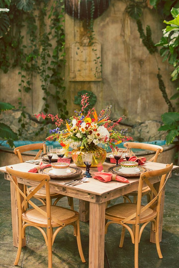 Mediterranean Inspired Shoot with Bright + Bold Color - www.theperfectpalette.com - Michelle Leo Events, Alixann Loosle Photography