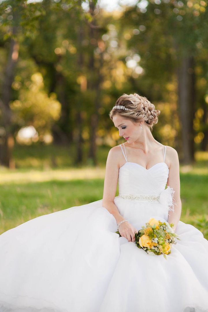 Southern Wedding Ideas: Yellow, Green + White - www.theperfectpalette.com - Amanda Douglas Events