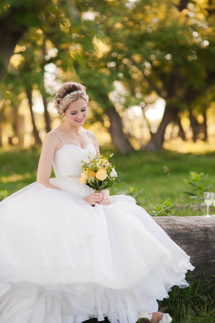 Southern Wedding Ideas: Yellow, Green + White - www.theperfectpalette.com - Amanda Douglas Events