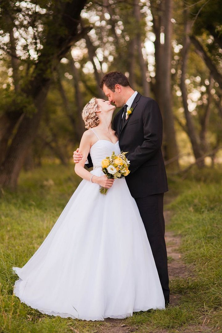 Southern Wedding Ideas: Yellow, Green + White - www.theperfectpalette.com - Amanda Douglas Events