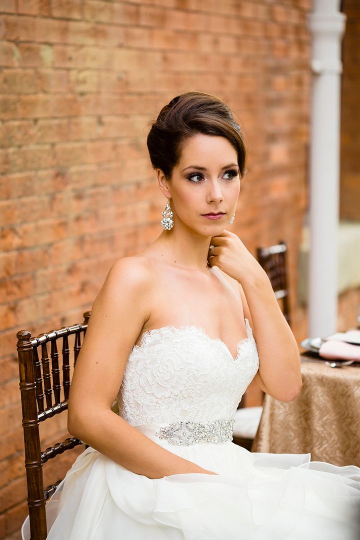 Amber Enchantment: Elegant + Classic Beauty - www.theperfectpalette.com - Styling by Kristina McAnally of Special Event Rentals