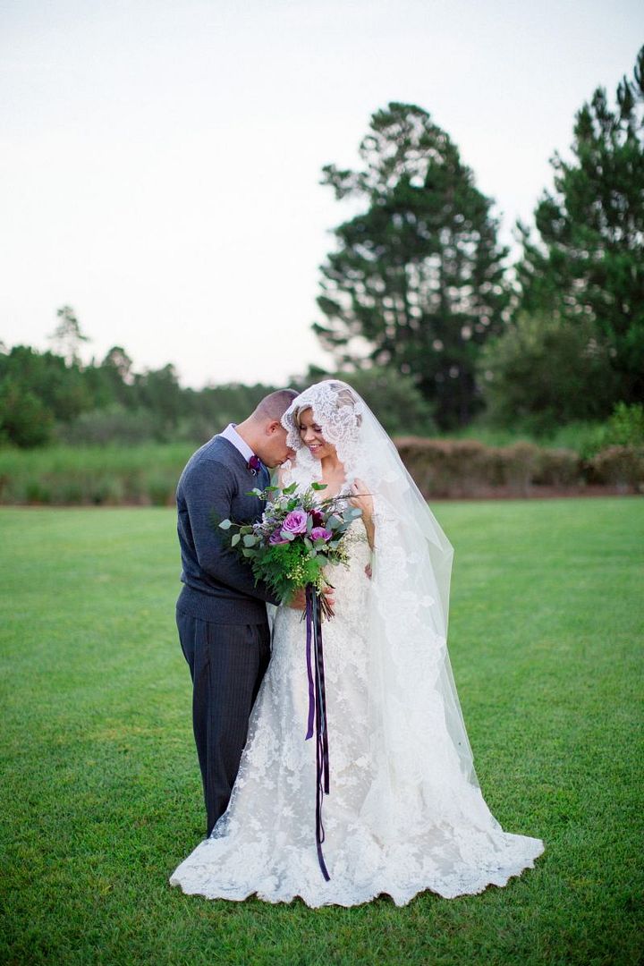 Vintage Inspired Lavender Wedding by French Knot Studios, Photography by Izzy Hudgins Photography - www.theperfectpalette.com - Styling Ideas for Weddings + Parties