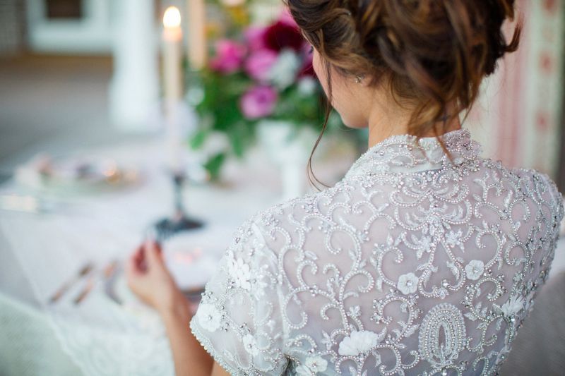 Vintage Inspired Lavender Wedding by French Knot Studios, Photography by Izzy Hudgins Photography - www.theperfectpalette.com - Styling Ideas for Weddings + Parties