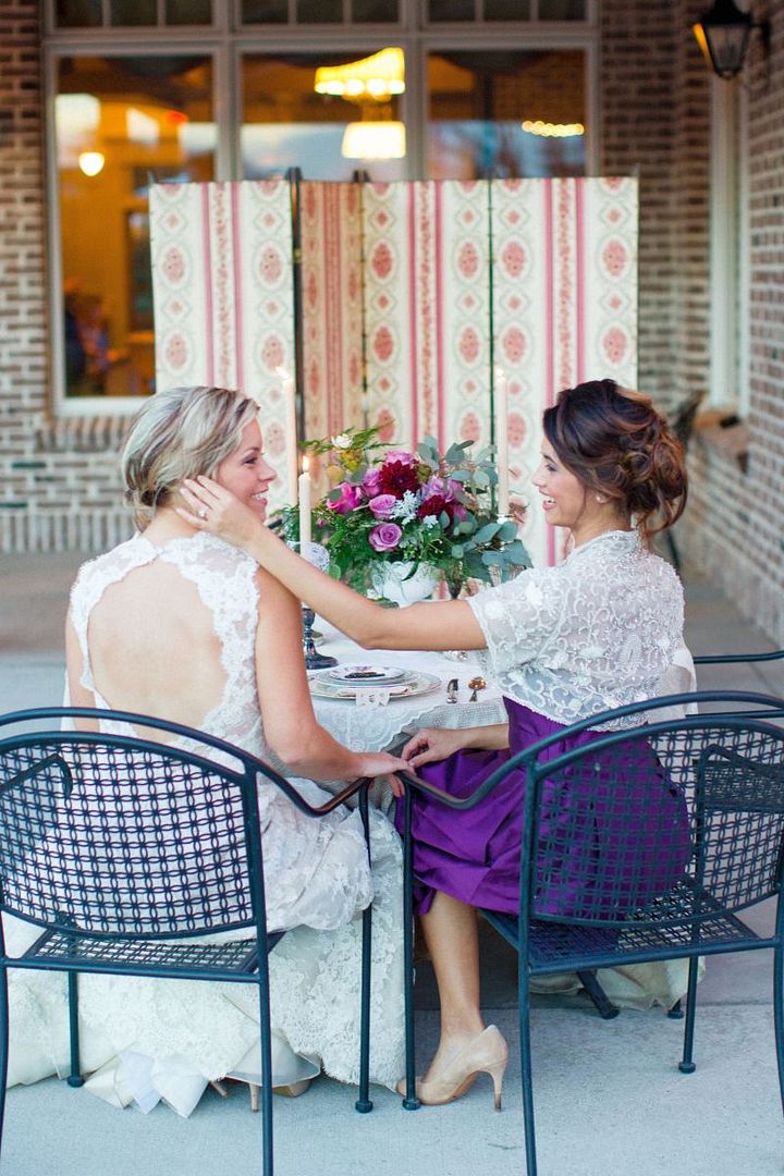 Vintage Inspired Lavender Wedding by French Knot Studios, Photography by Izzy Hudgins Photography - www.theperfectpalette.com - Styling Ideas for Weddings + Parties