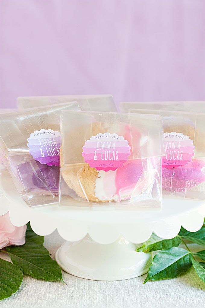 Color Trend: Ombré Wedding Ideas - www.theperfectpalette.com - Color Ideas for Weddings + Parties!