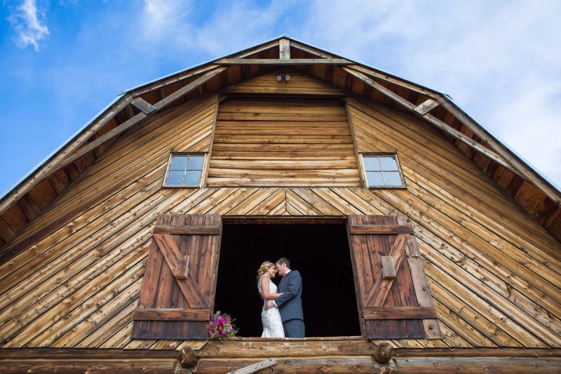 Rustic Barn Wedding with Elegant Blackberry Details - www.theperfectpalette.com - Sarah Roshan Photography, Designed by Pick Me Weddings, Florals by Southern Charm Wedding and Events