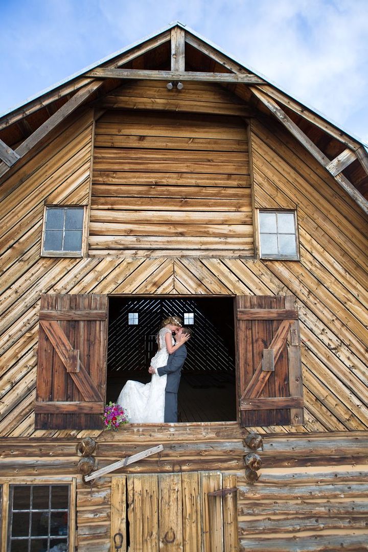 Rustic Barn Wedding with Elegant Blackberry Details - www.theperfectpalette.com - Sarah Roshan Photography, Designed by Pick Me Weddings, Florals by Southern Charm Wedding and Events