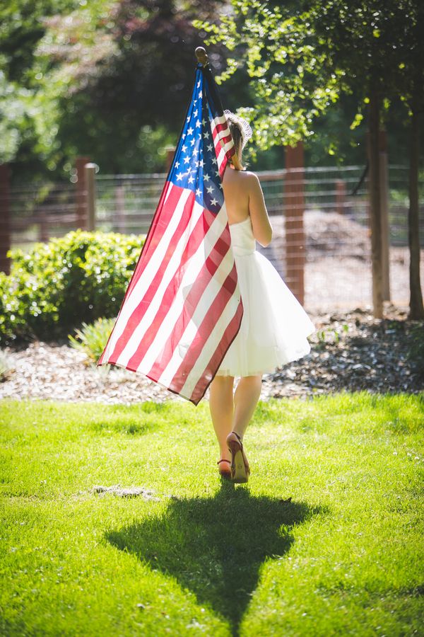 Inspiration for a 4th of July Wedding: Red, White + Blue: www.theperfectpalette.com - Hazy Lane Studios
