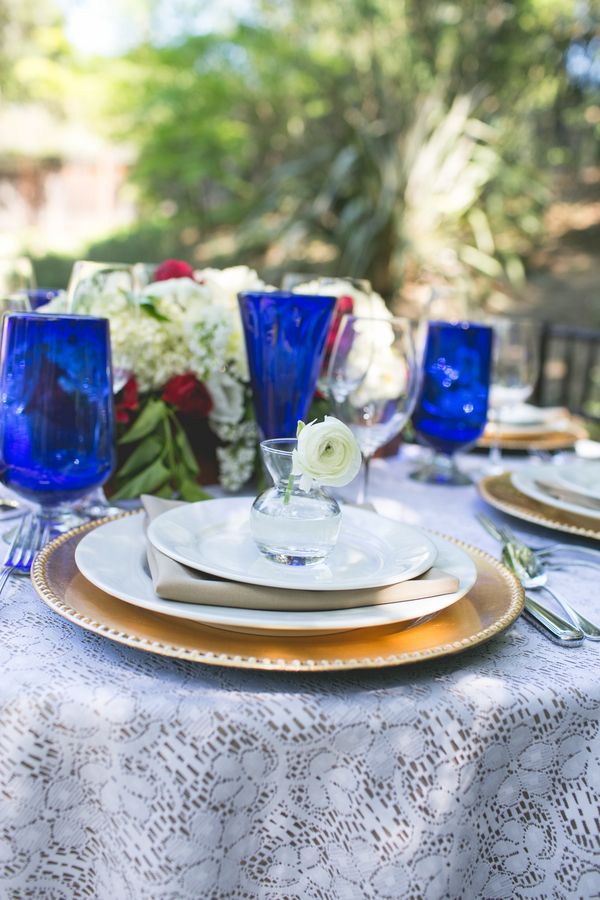 Inspiration for a 4th of July Wedding: Red, White + Blue: www.theperfectpalette.com - Hazy Lane Studios