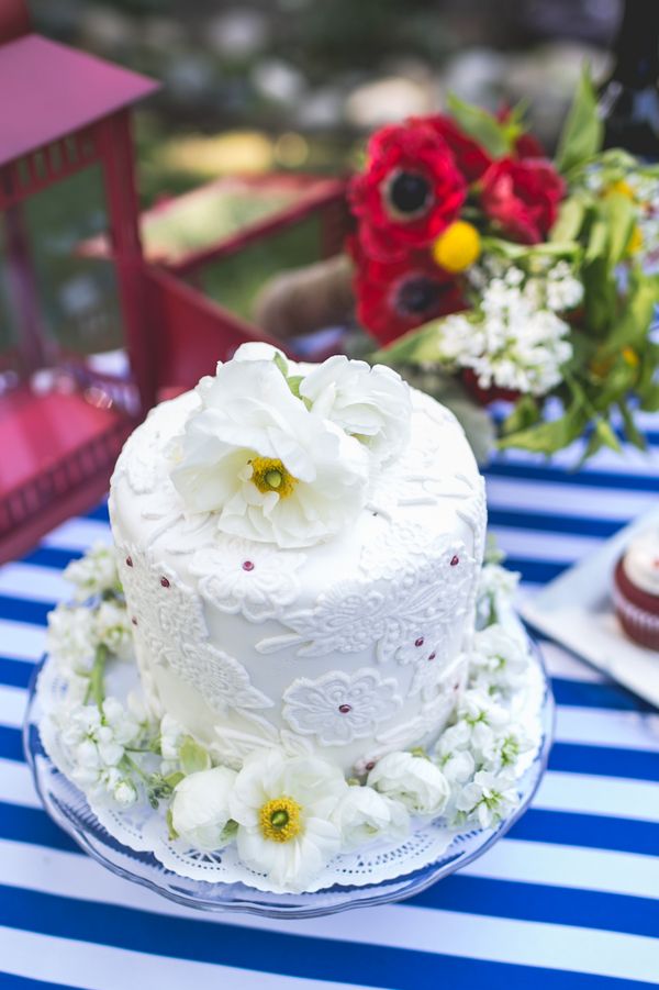 Inspiration for a 4th of July Wedding: Red, White + Blue: www.theperfectpalette.com - Hazy Lane Studios