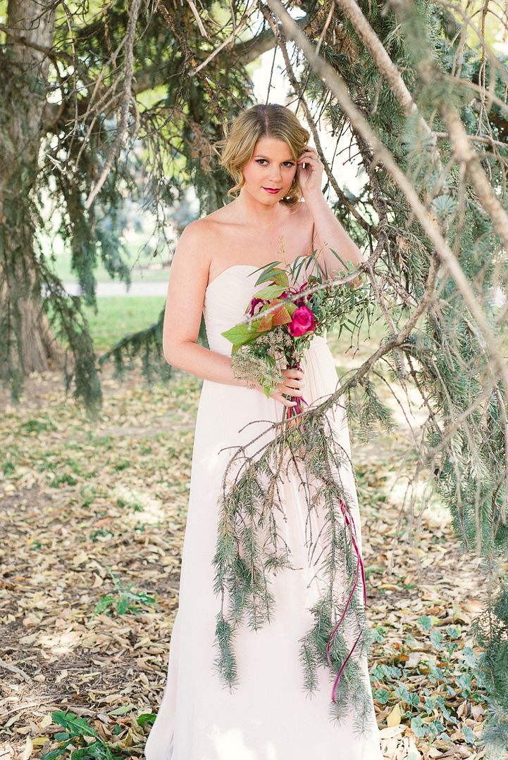 Styled Shoot: Woodland Romance - www.theperfectpalette.com - Lori Kennedy Photography + Embellish Productions