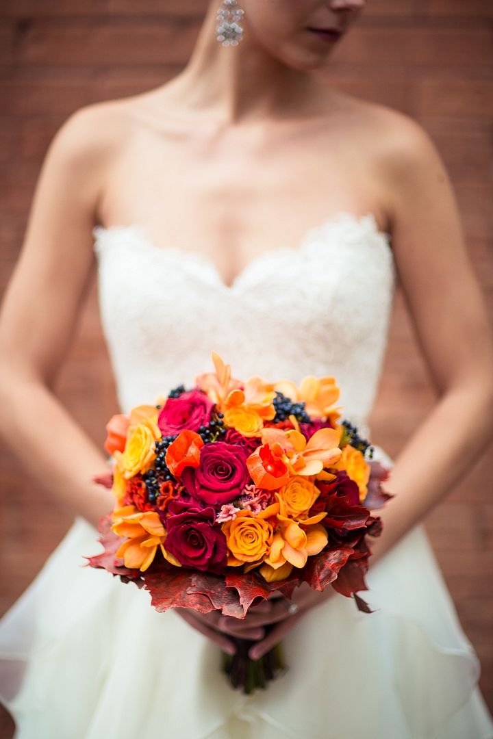 Amber Enchantment: Elegant + Classic Beauty - www.theperfectpalette.com - Styling by Kristina McAnally of Special Event Rentals