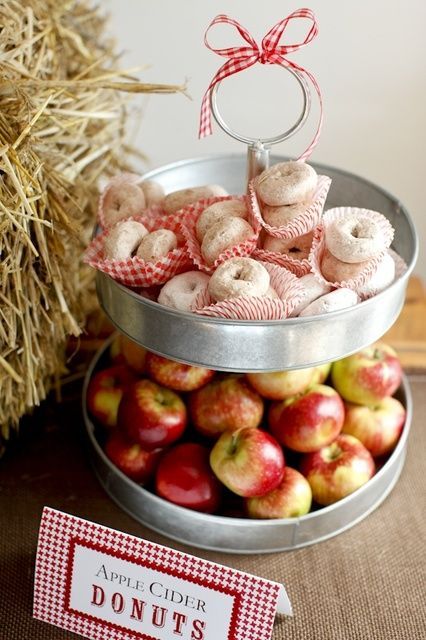 Apple Orchard Wedding Inspiration - www.theperfectpalette.com - Styling Ideas for Weddings + Parties