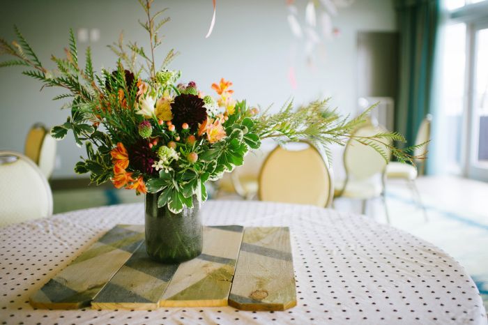 A Feathered Fête: Design by French Knot Studios - www.theperfectpalette.com - Rach Lea Photography