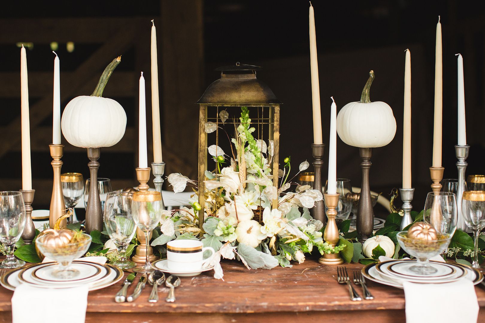 Metallic Fall Tablescape DIY - www.theperfectpalette.com - Custom Love Gifts & The Bride Link, Photography by JoPhoto