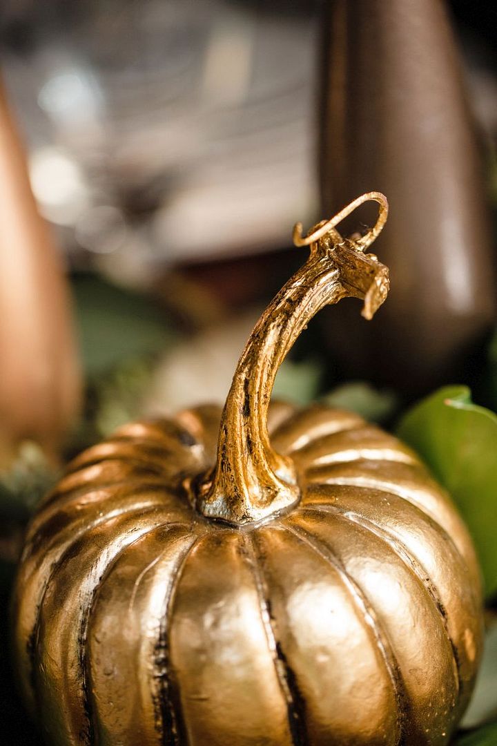 Metallic Fall Tablescape DIY - www.theperfectpalette.com - Custom Love Gifts & The Bride Link, Photography by JoPhoto