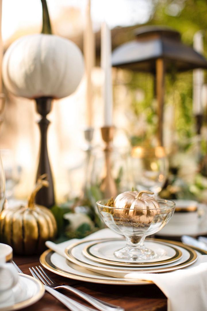 Metallic Fall Tablescape DIY - www.theperfectpalette.com - Custom Love Gifts & The Bride Link, Photography by JoPhoto