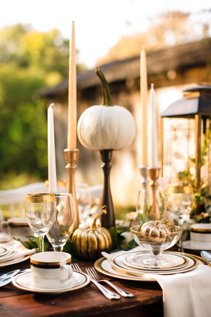 Metallic Fall Tablescape DIY - www.theperfectpalette.com - Custom Love Gifts & The Bride Link, Photography by JoPhoto