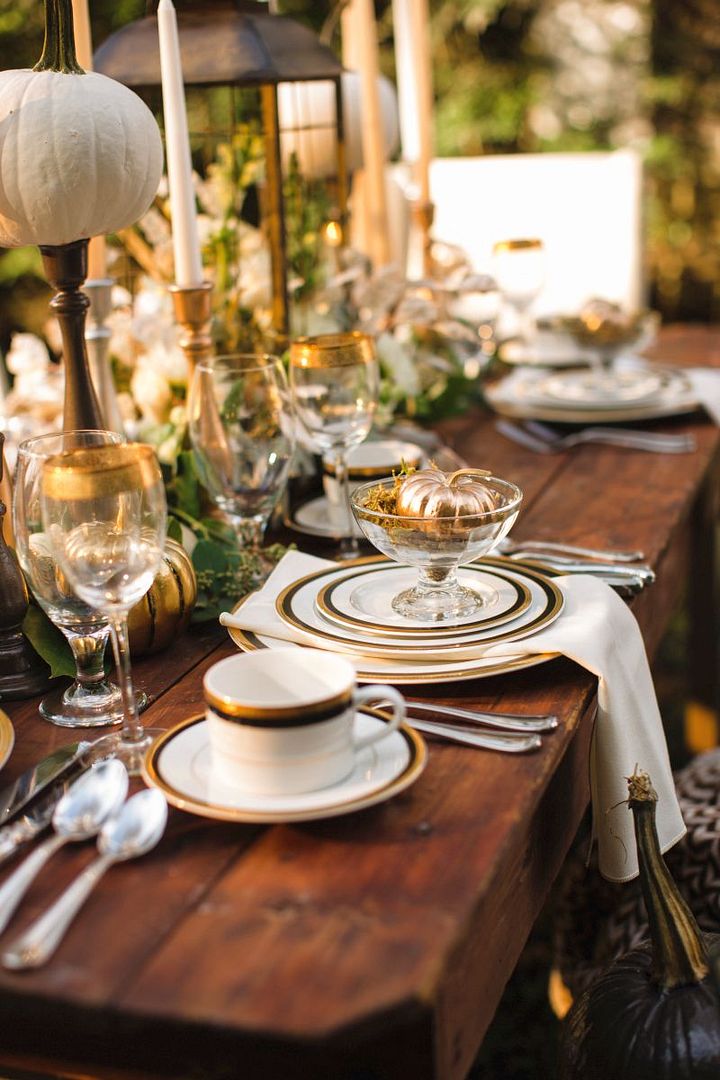 Metallic Fall Tablescape DIY - www.theperfectpalette.com - Custom Love Gifts & The Bride Link, Photography by JoPhoto