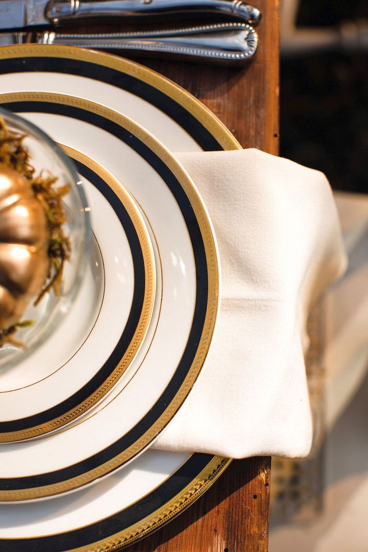 Metallic Fall Tablescape DIY - www.theperfectpalette.com - Custom Love Gifts & The Bride Link, Photography by JoPhoto