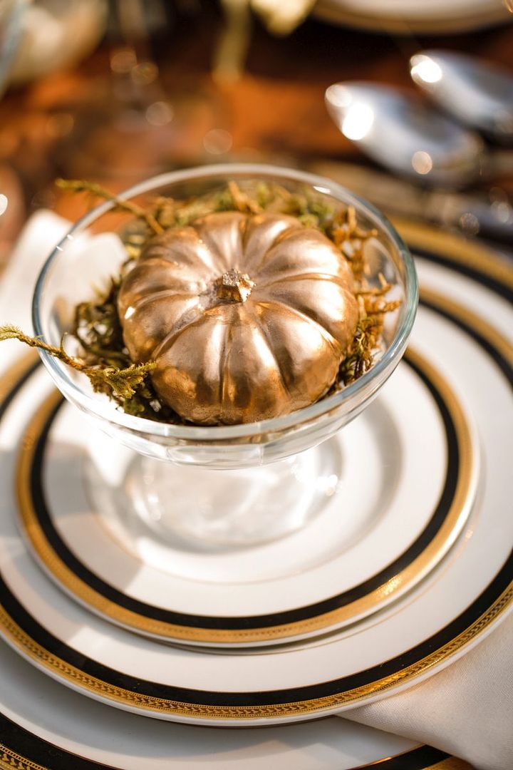 Metallic Fall Tablescape DIY - www.theperfectpalette.com - Custom Love Gifts & The Bride Link, Photography by JoPhoto