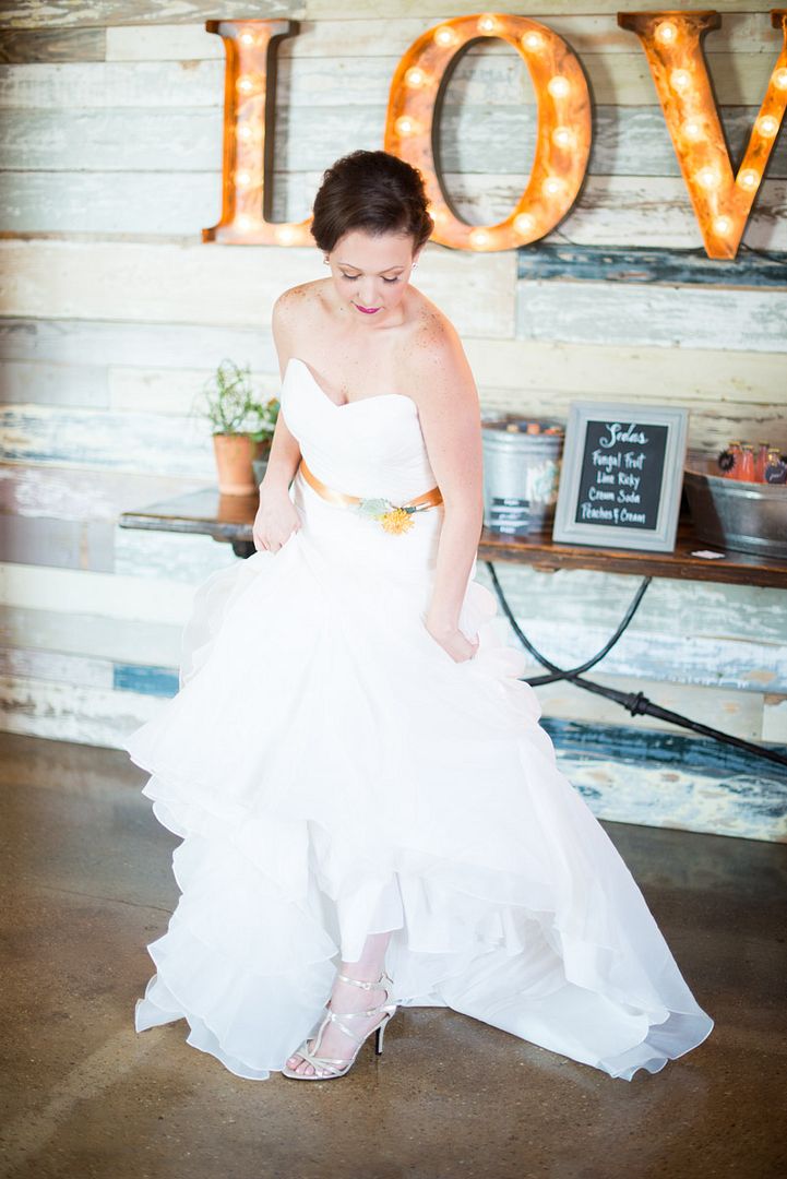 Styled Shoot: Glittery Gold + Pretty Pops of Color - www.theperfectpalette.com - Styled by Each & Every Detail, Cottonwood Road Photography