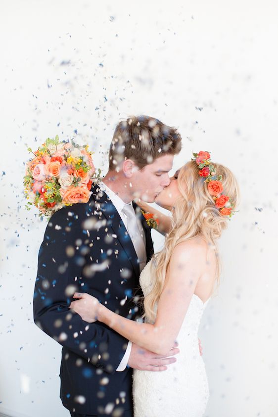 Modern + Preppy Wedding with Navy Blue and Tangerine - www.theperfectpalette.com - Color Ideas for Weddings +Parties