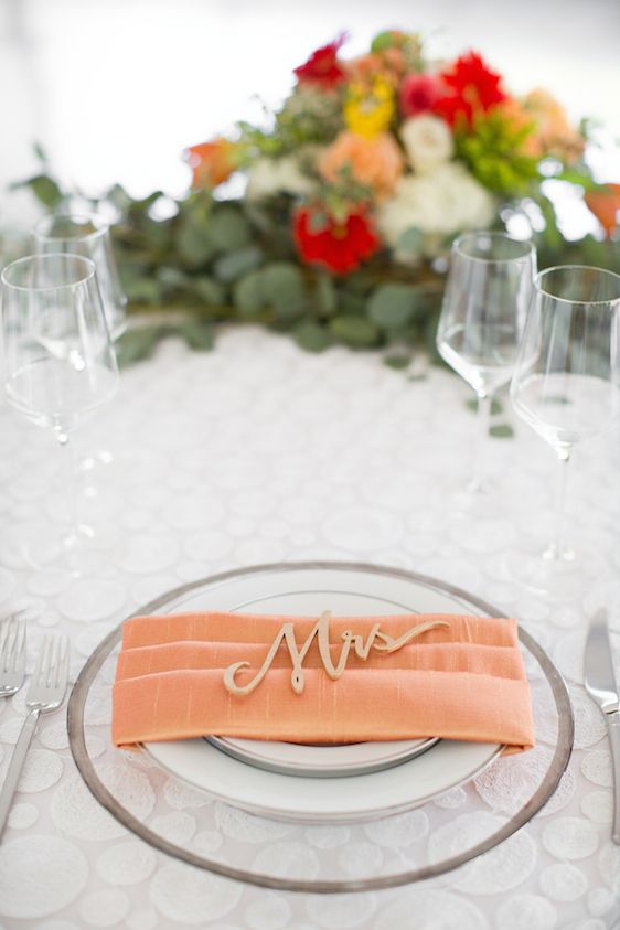 Modern + Preppy Wedding with Navy Blue and Tangerine - www.theperfectpalette.com - Color Ideas for Weddings +Parties