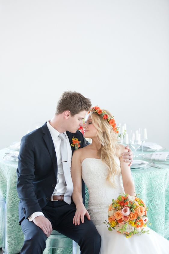 Modern + Preppy Wedding with Navy Blue and Tangerine - www.theperfectpalette.com - Color Ideas for Weddings +Parties