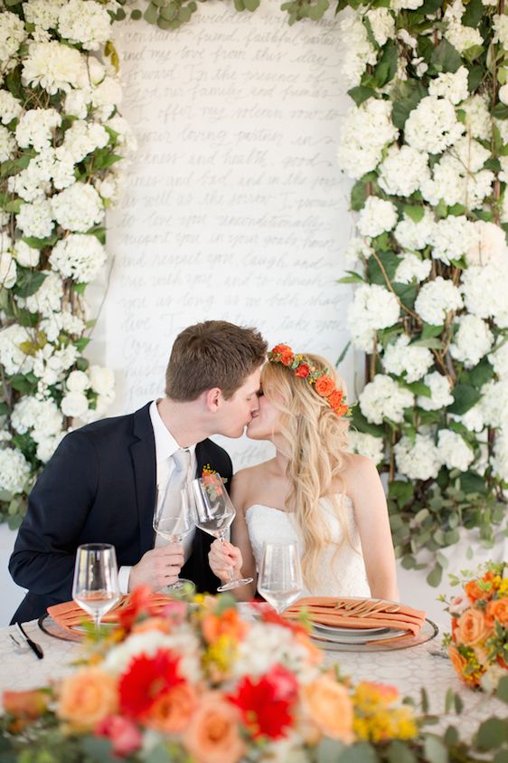 Modern + Preppy Wedding with Navy Blue and Tangerine - www.theperfectpalette.com - Color Ideas for Weddings +Parties