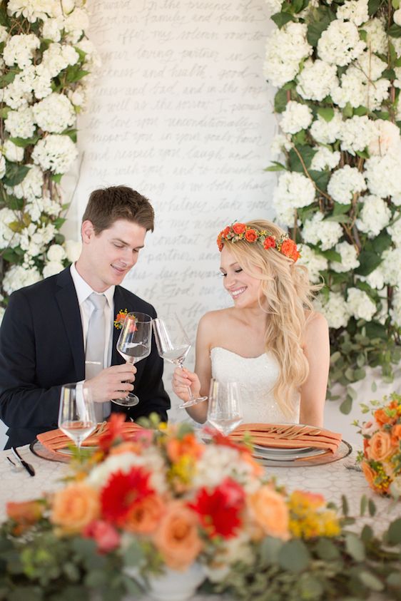 Modern + Preppy Wedding with Navy Blue and Tangerine - www.theperfectpalette.com - Color Ideas for Weddings +Parties